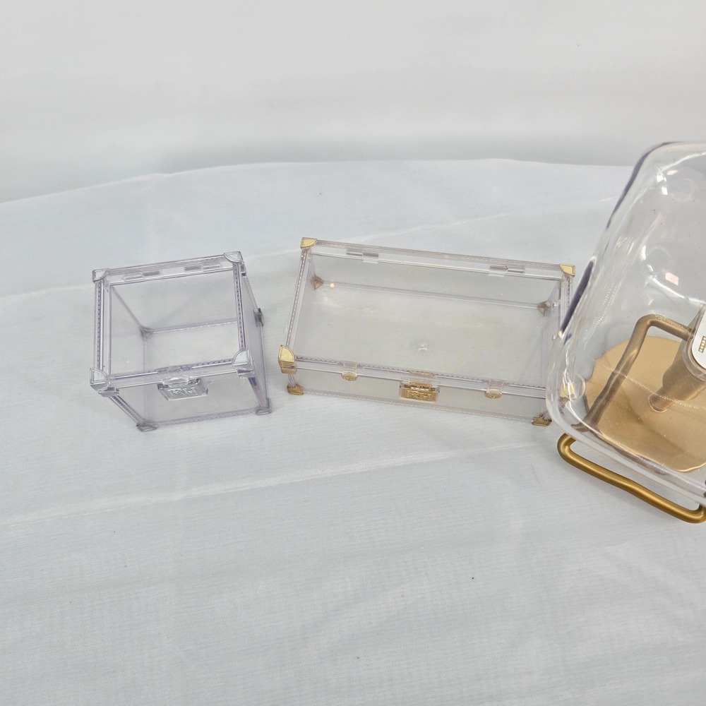 Rainbow High Doll Furniture Set Clear Acrylic Salon Chair and 2 Storage Trunks - Picture 3 of 4
